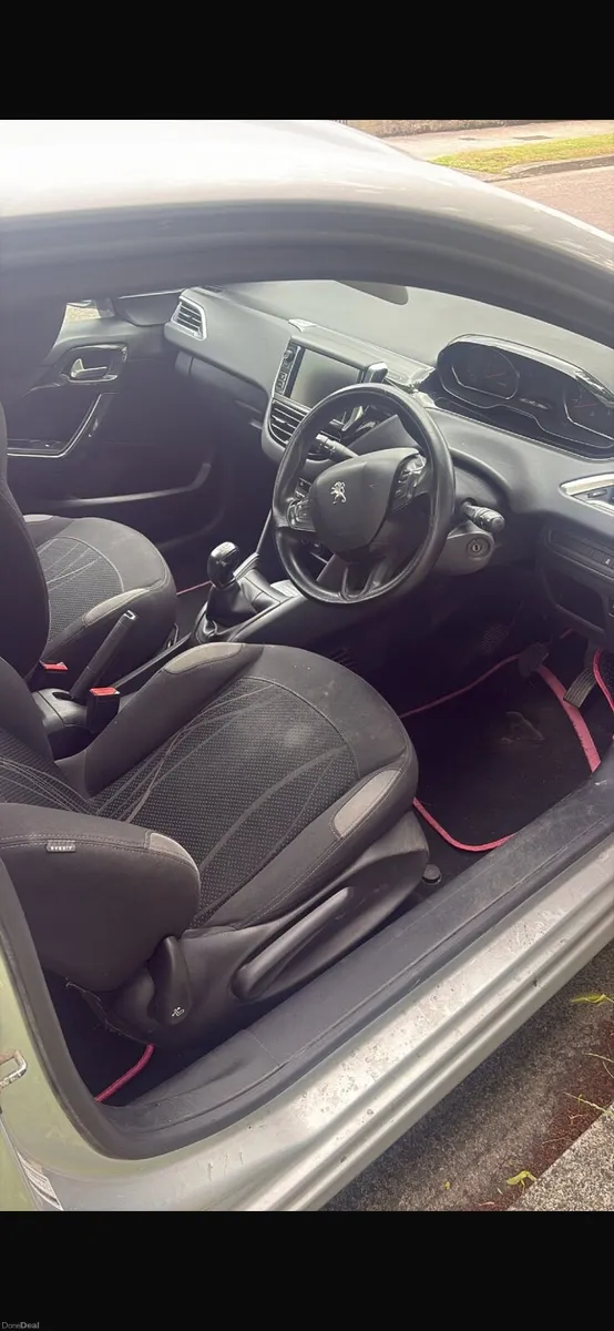 Peugeot 208 2012 - Image 2