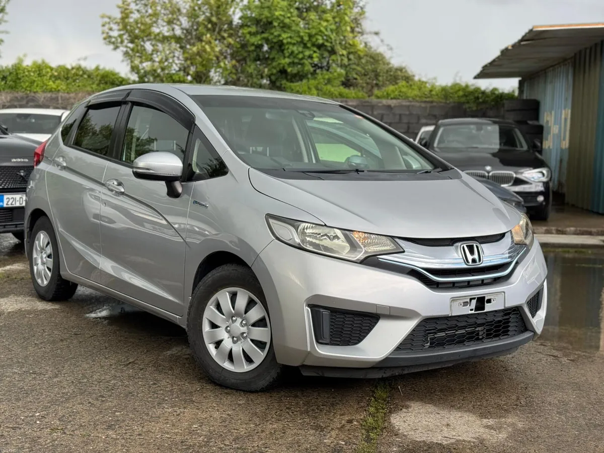 Honda Fit 1.5 Hybrid Auto 51000kms 2014 - Image 1