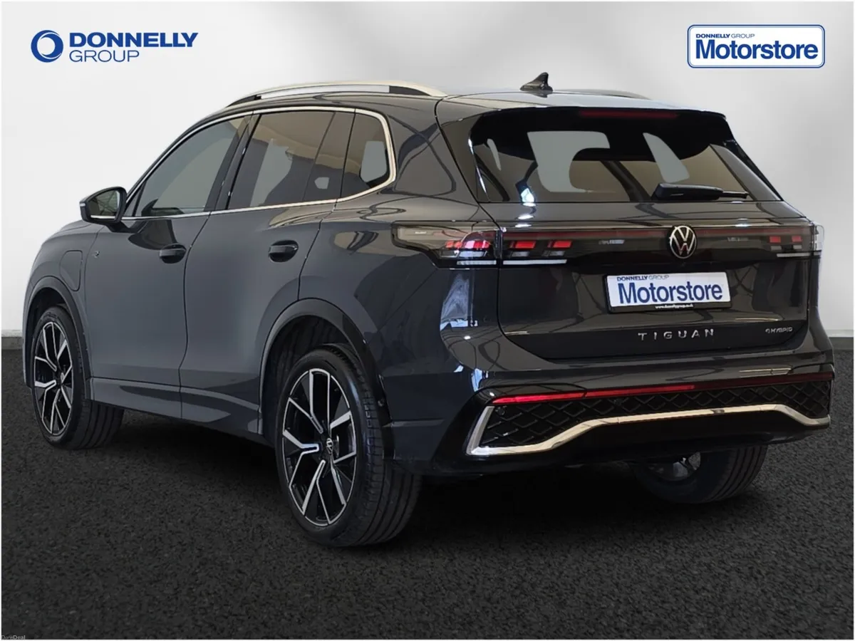 Volkswagen Tiguan Estate R-Line - Image 2