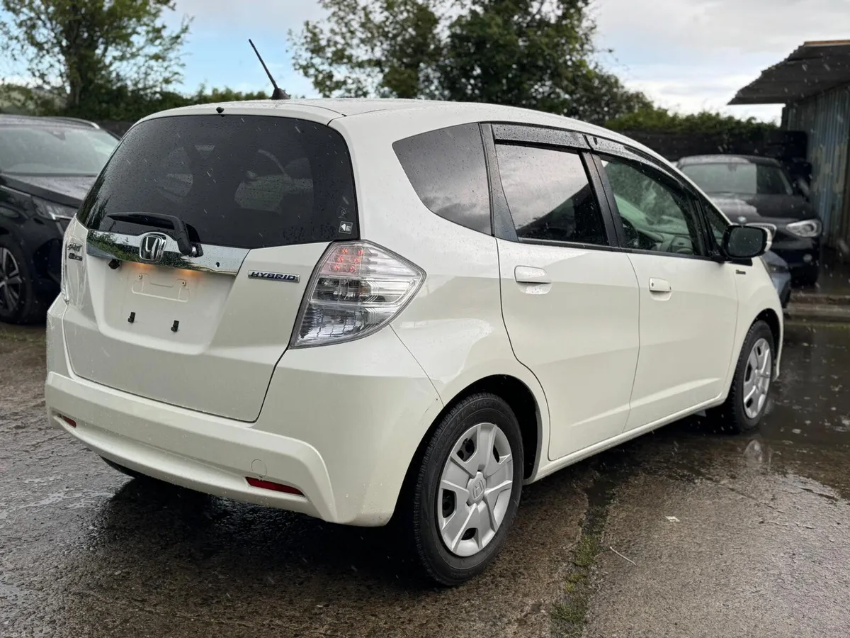 Honda Fit 1.3 Hybrid Auto 66000kms 2012 - Image 4