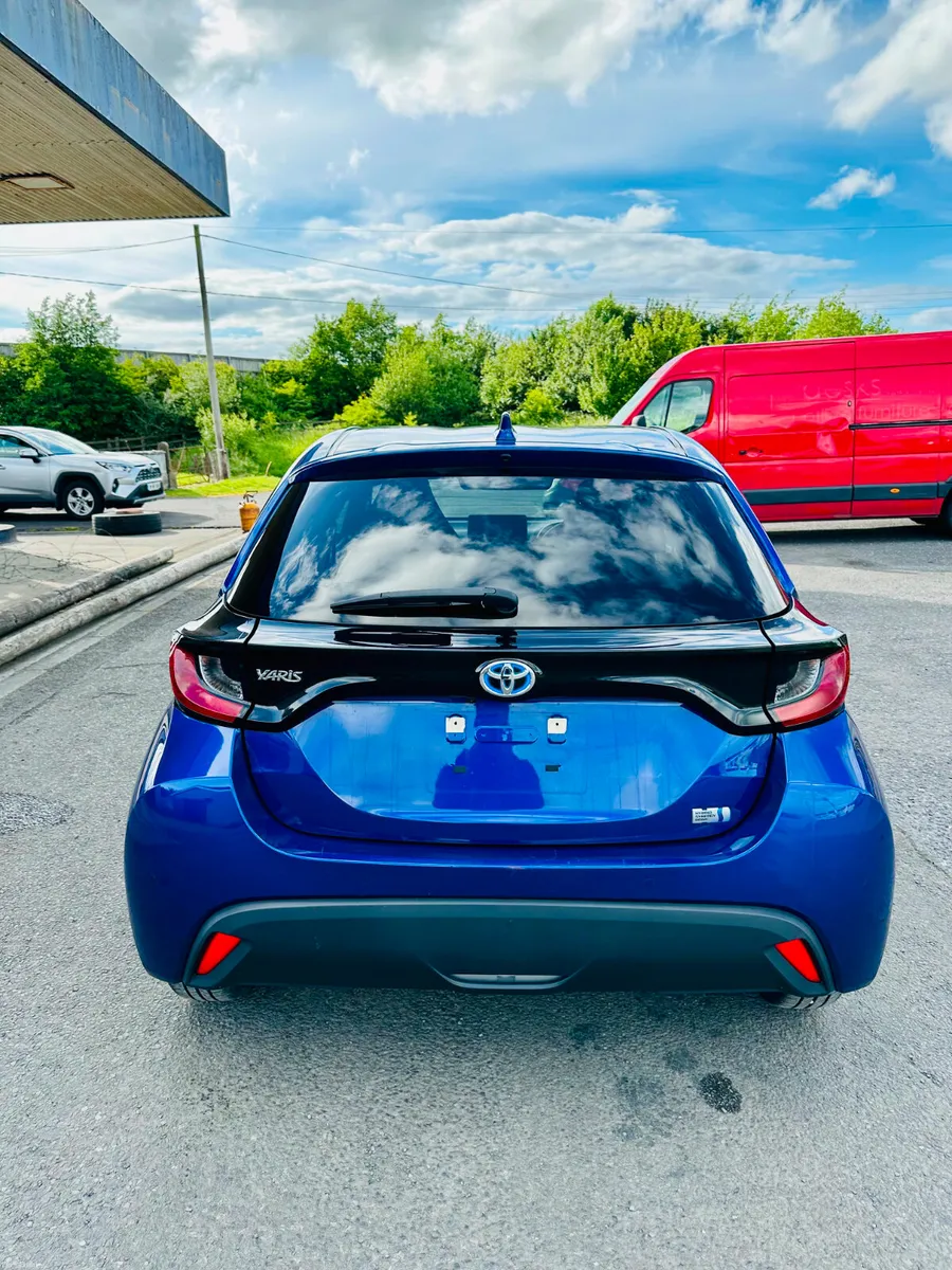 Toyota Yaris 1.5 hybrid - Image 4