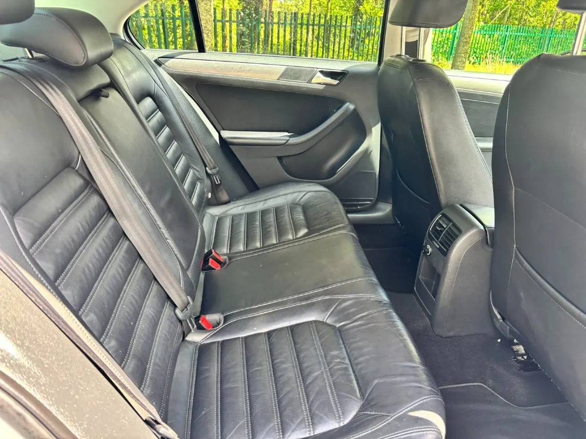VW Jetta 2013 - *RARE 2.0 Petrol TSI DSG 197 BHP* - Image 5