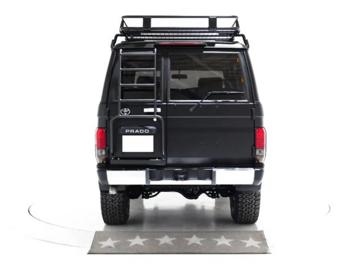 Toyota Landcruiser 3.0 Diesel 8 Seats Auto - Image 5