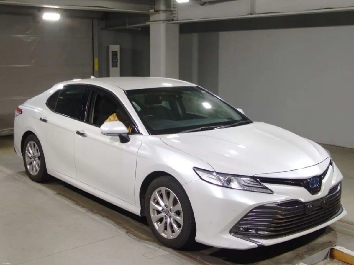 2021 Toyota Camry hybird automatic 1 owner - Image 1