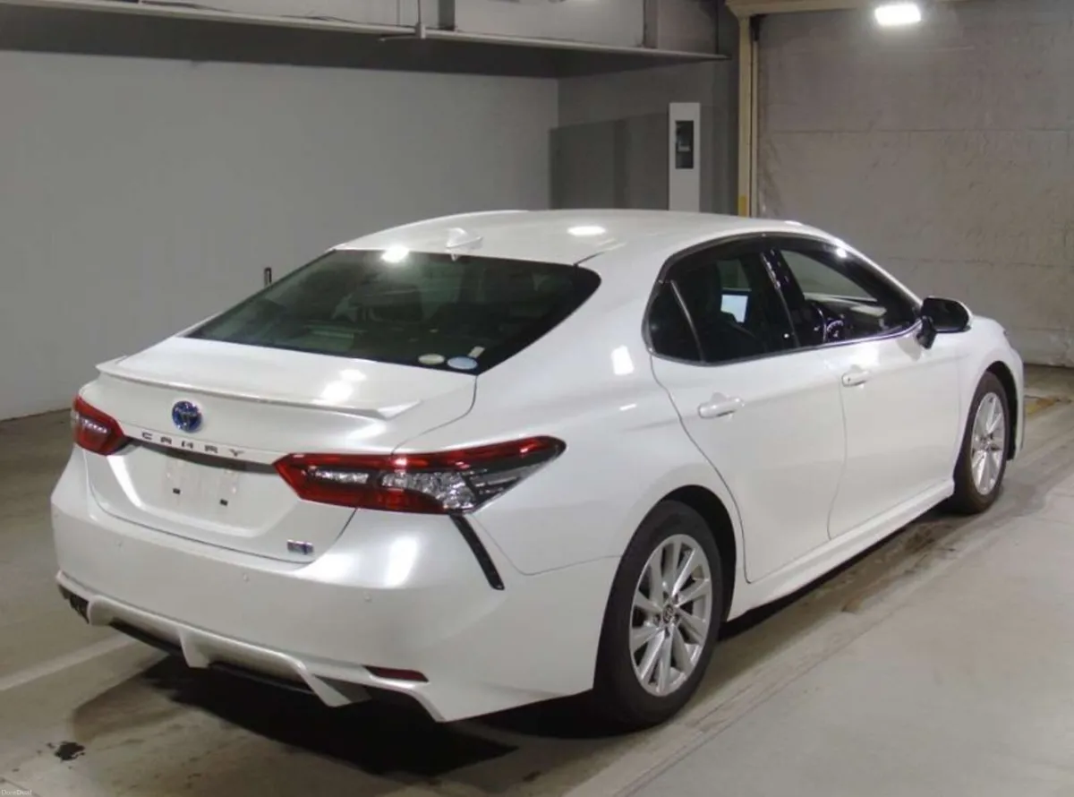 2021 Toyota Camry hybird automatic 1 owner - Image 3