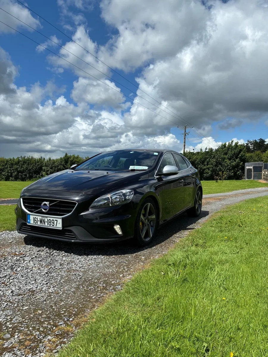 Volvo V40 D4 R-Design - 190bhp - 8 Speed Auto - Image 3