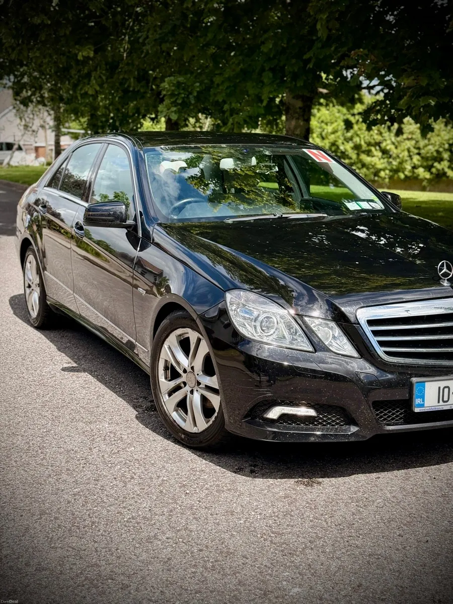 Mercedes e200, 2010, 182k km - Image 1