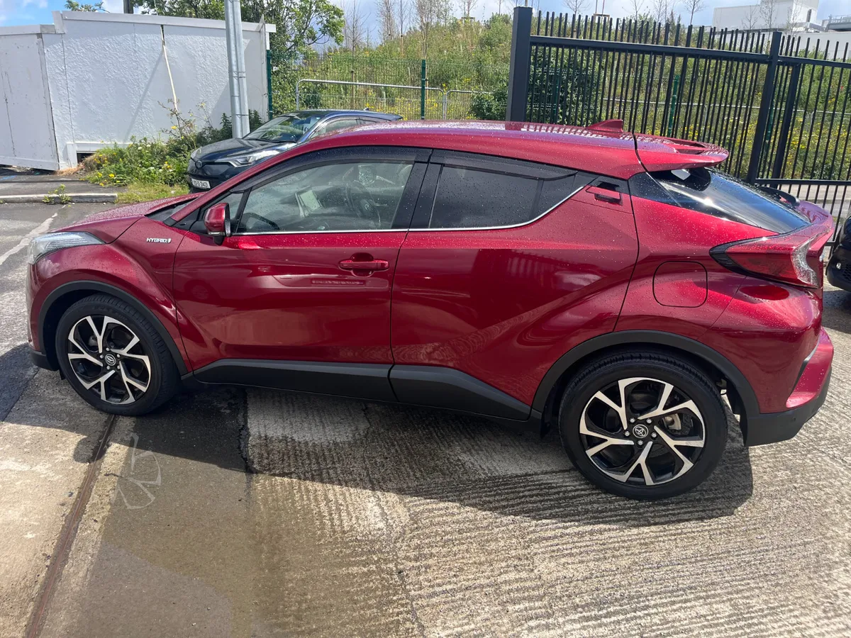 TOYOTA C-HR 2018, 1.8 HYBRID AUTO LOW KM HIGH SPEC - Image 4
