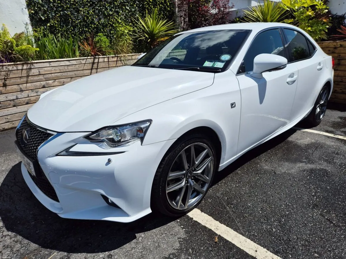 Lexus IS 2.5 HYBRID / F-SPORT / TOP SPEC / LOW MIL - Image 3
