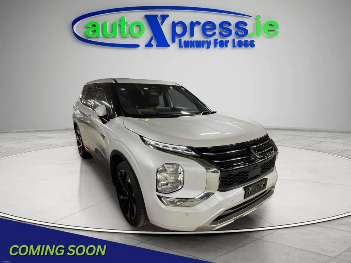 Mitsubishi Outlander PHEV 4WD, Panoramic sunroof, - Image 1