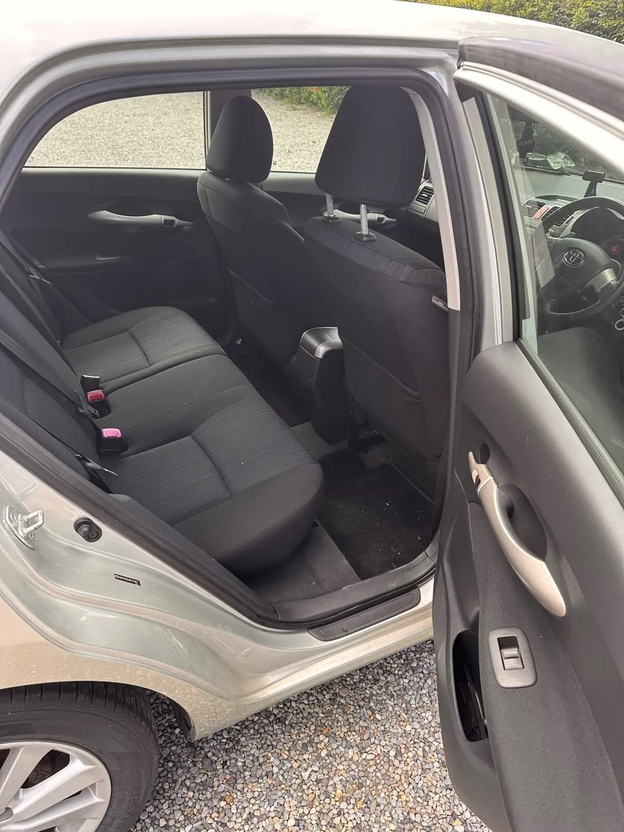 Toyota Auris 2009 - Image 3