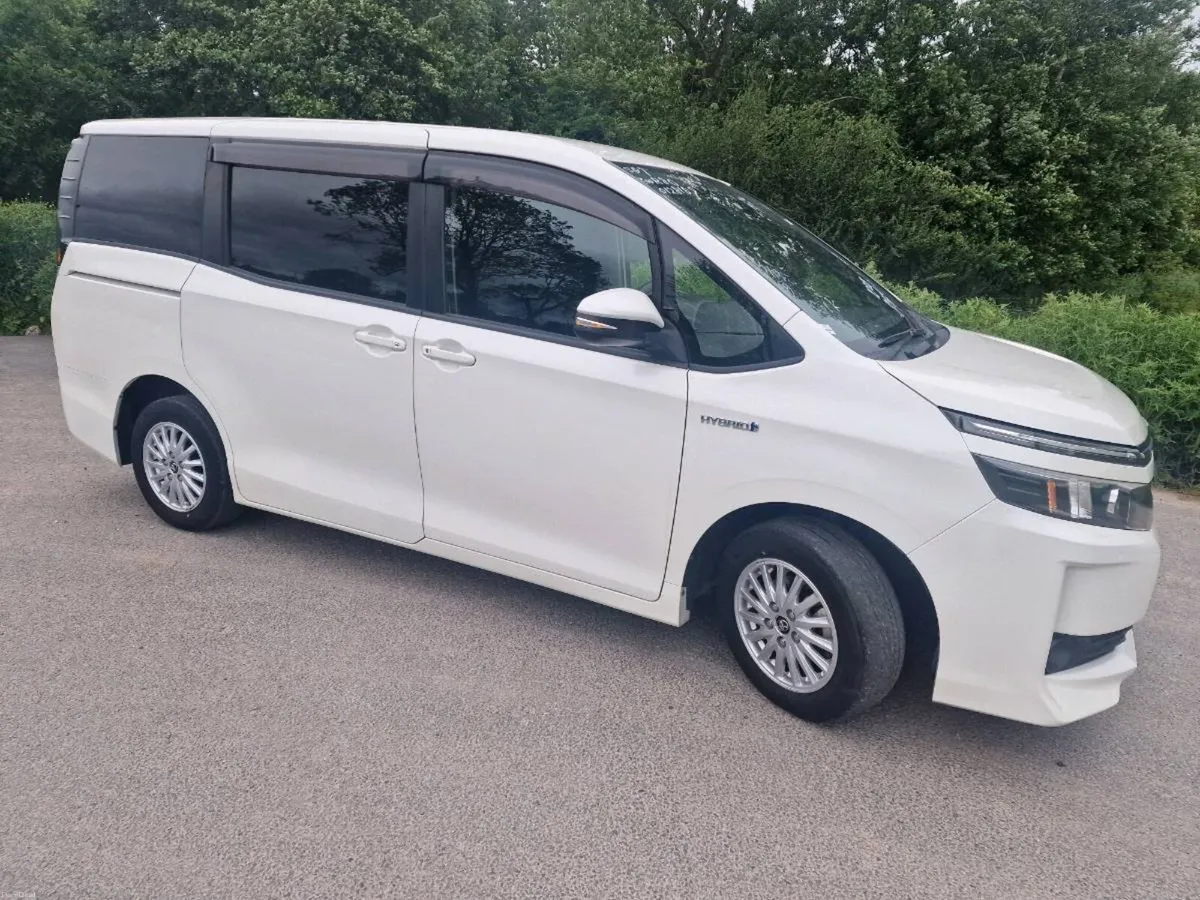 2015 Toyota Voxy 1.8L Hybrid  7seats Auto 120k km - Image 2