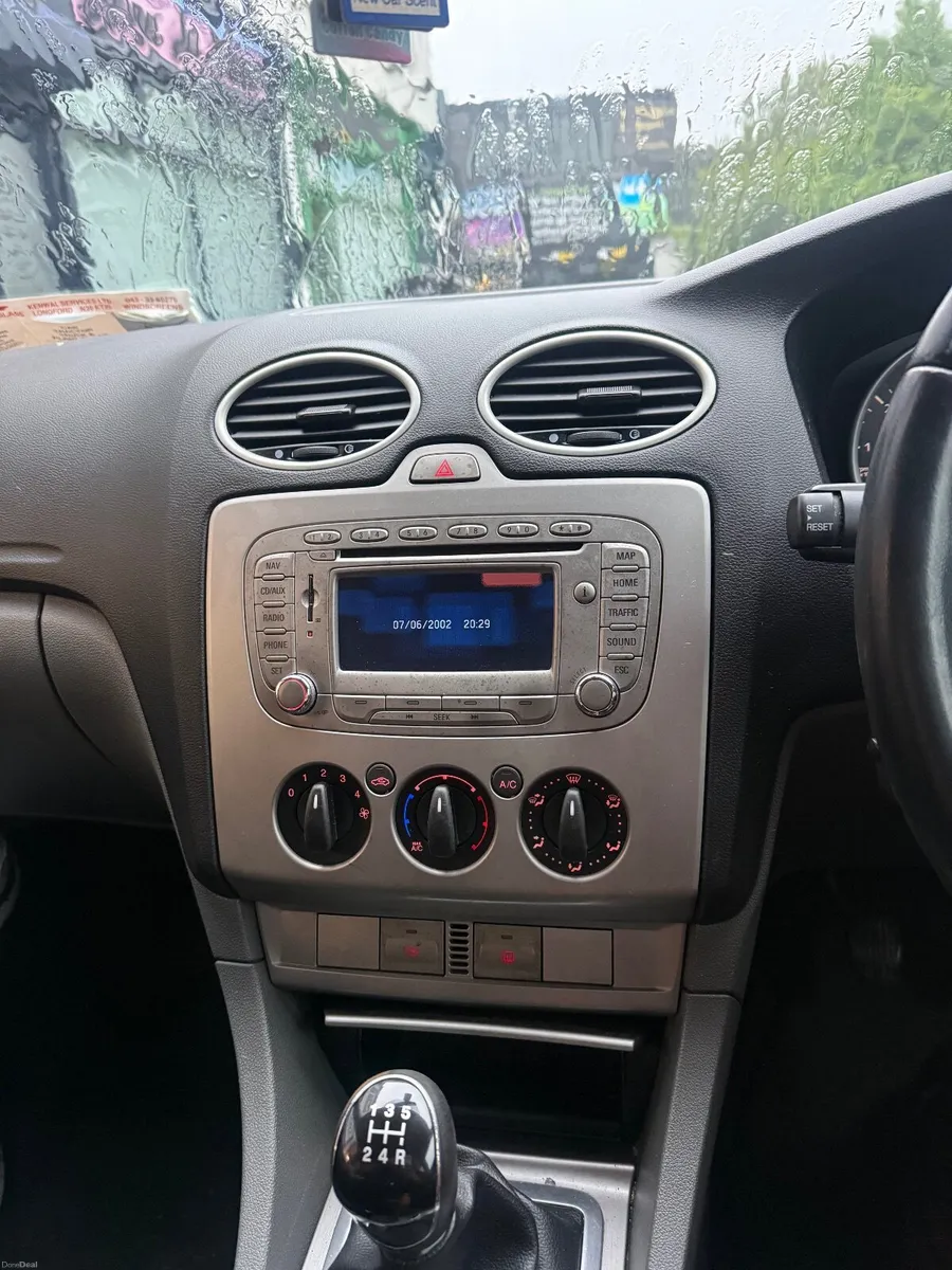 Ford Focus 2011 - Image 2