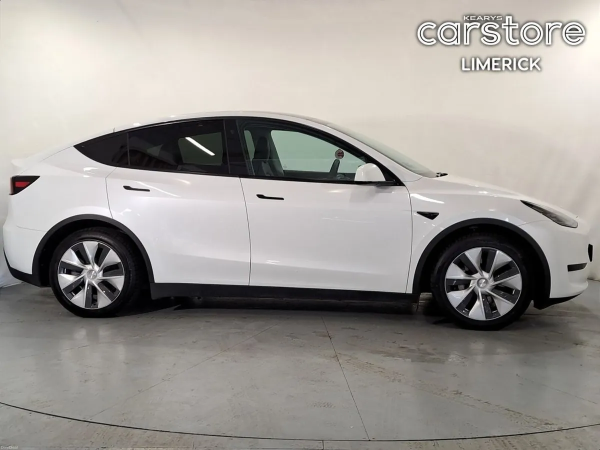 Tesla Model Y RWD - Image 2