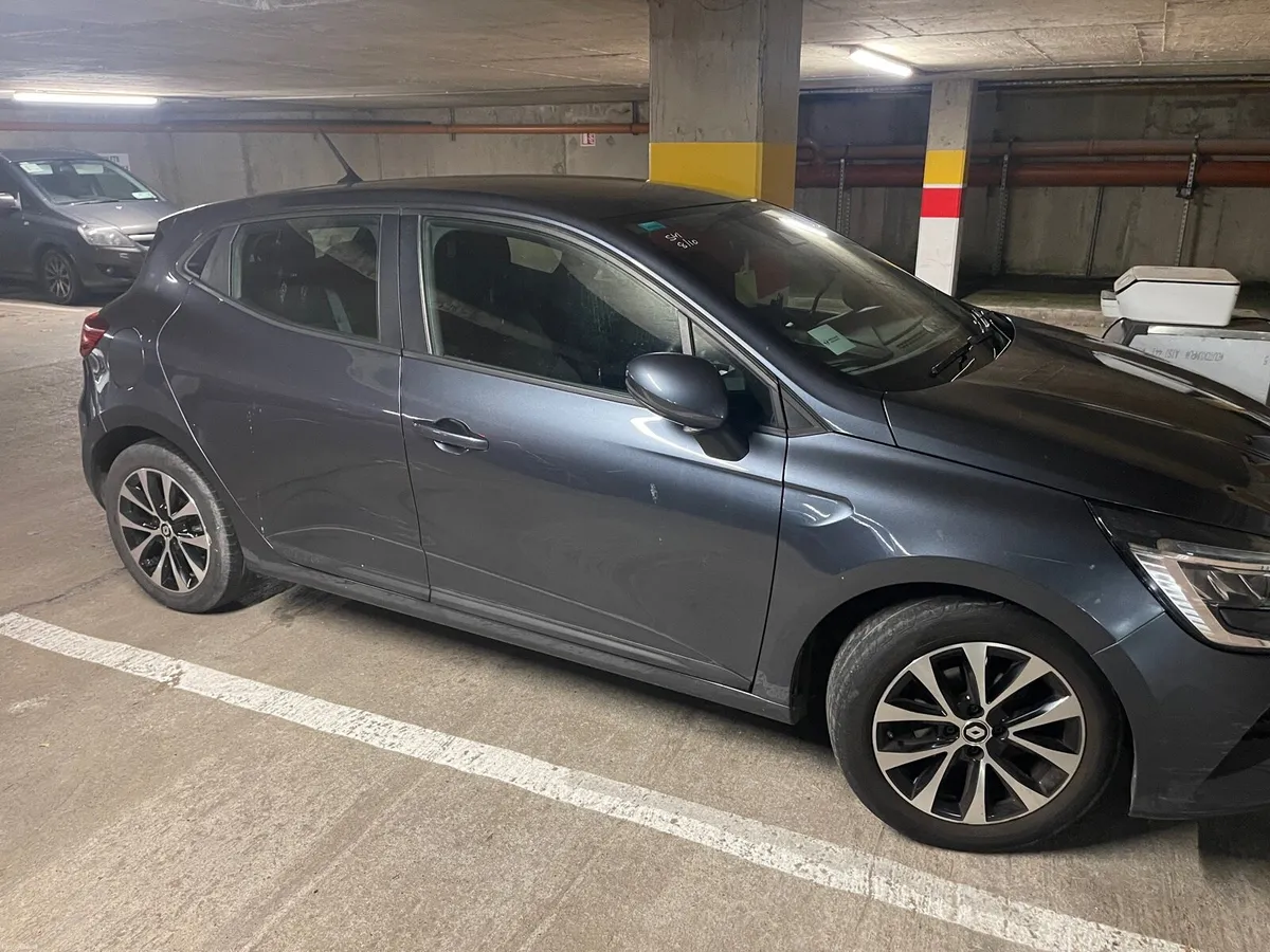 Car - Image 3