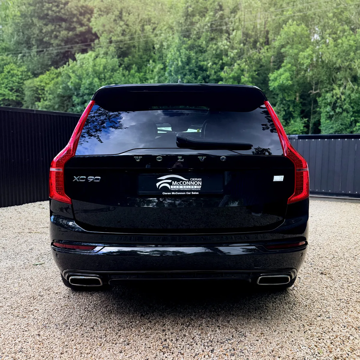 2021 (211) Volvo XC90 R-Design Pro T8 Recharge AWD - Image 4