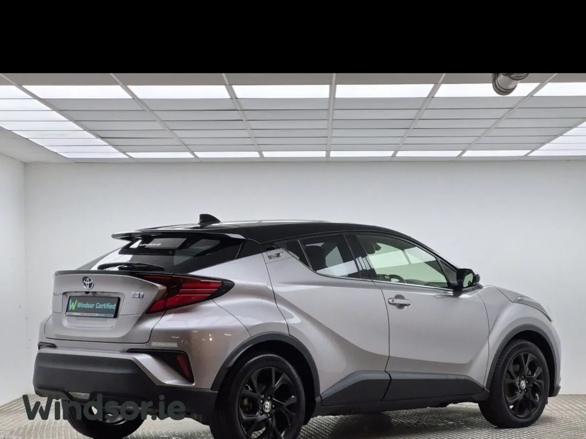Toyota C-HR Hybrid Safety + - Image 3