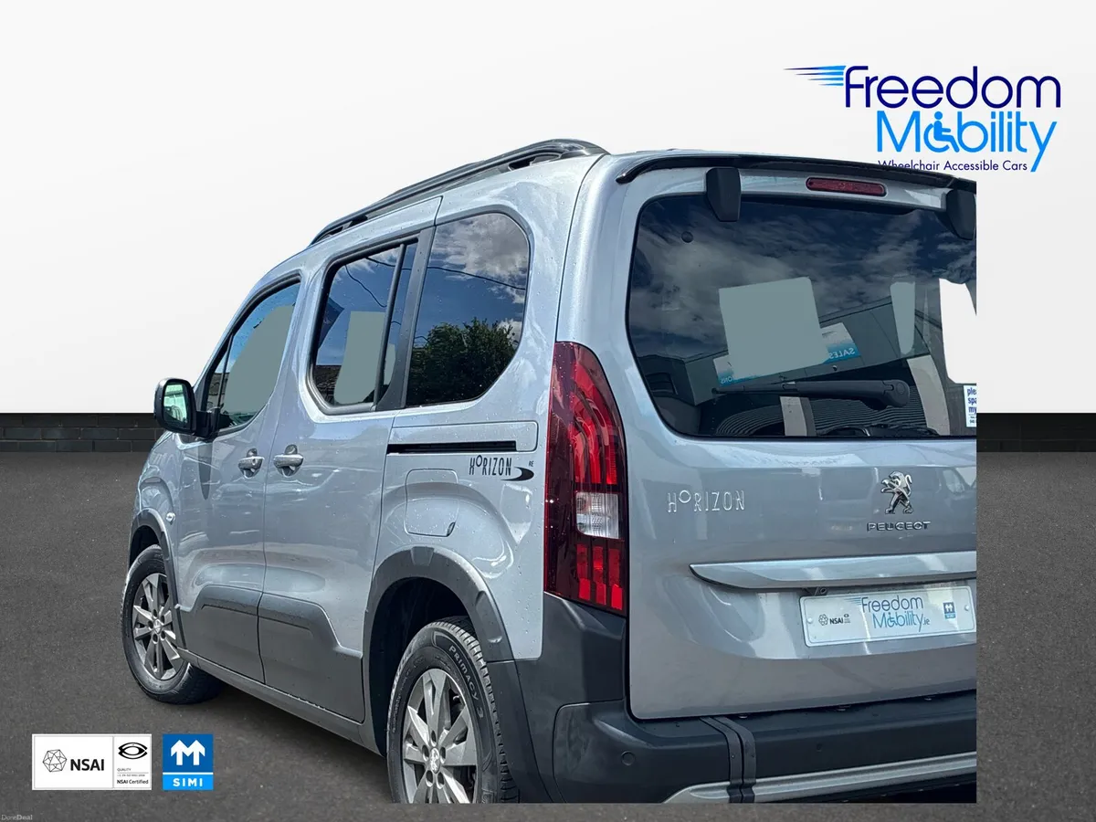 Peugeot Rifer Lowered Floor Wheelchair Access - Image 4