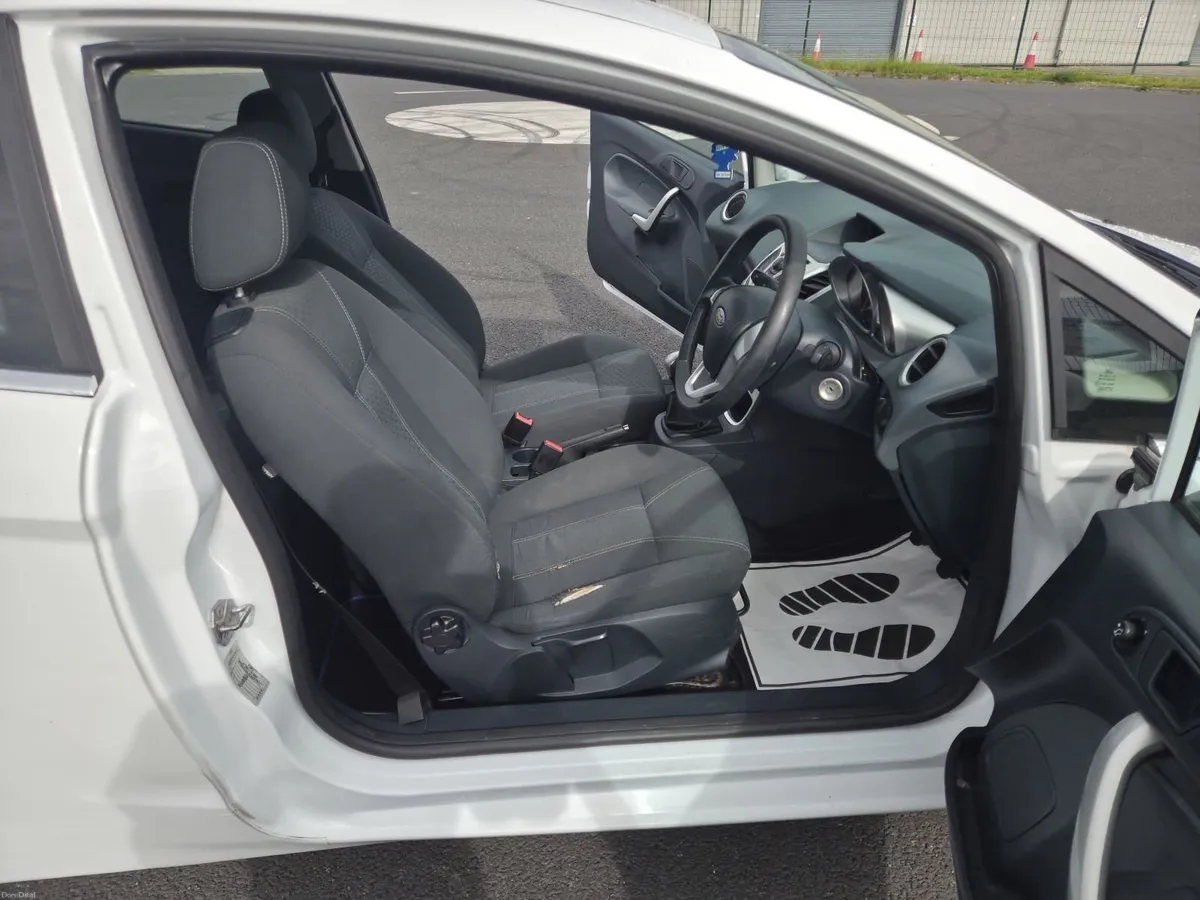 Ford Fiesta 2011 - Image 3