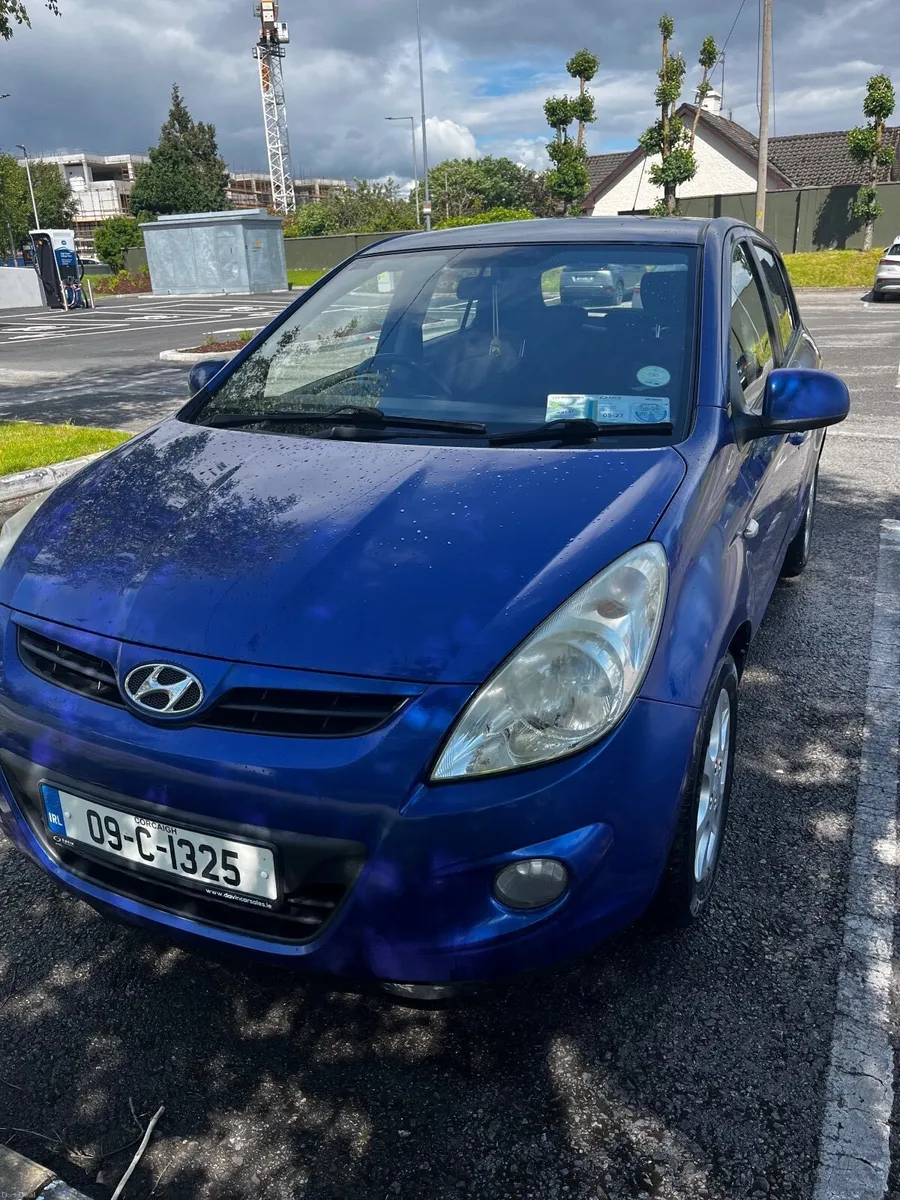 Hyundai i20 Deluxe 2009 - Image 2