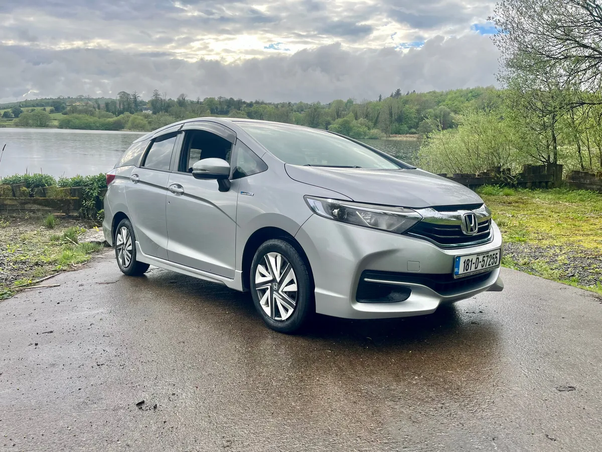 Honda Shuttle 2018 automatic hybrid - Image 1