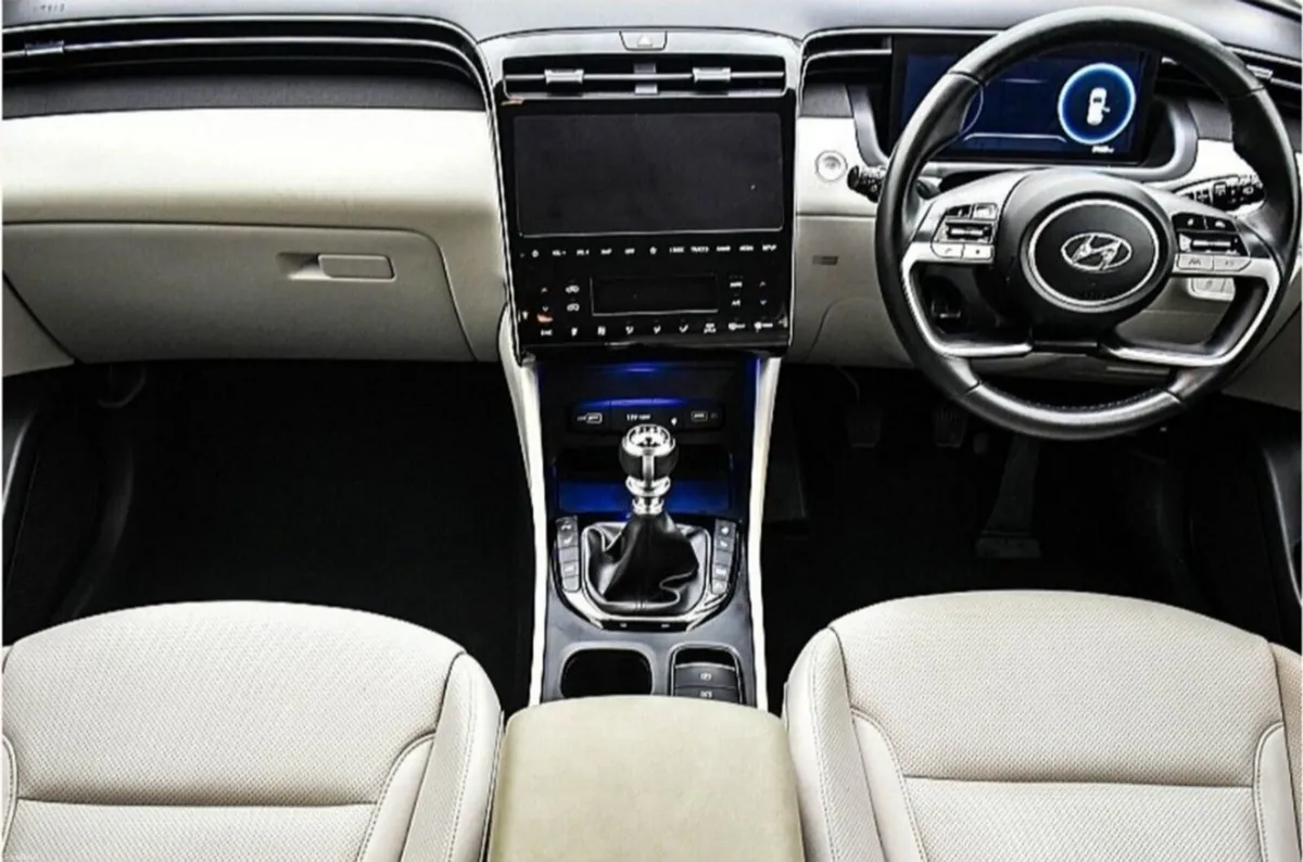 241 Hyundai Tuscon Executive PLUS - Image 3
