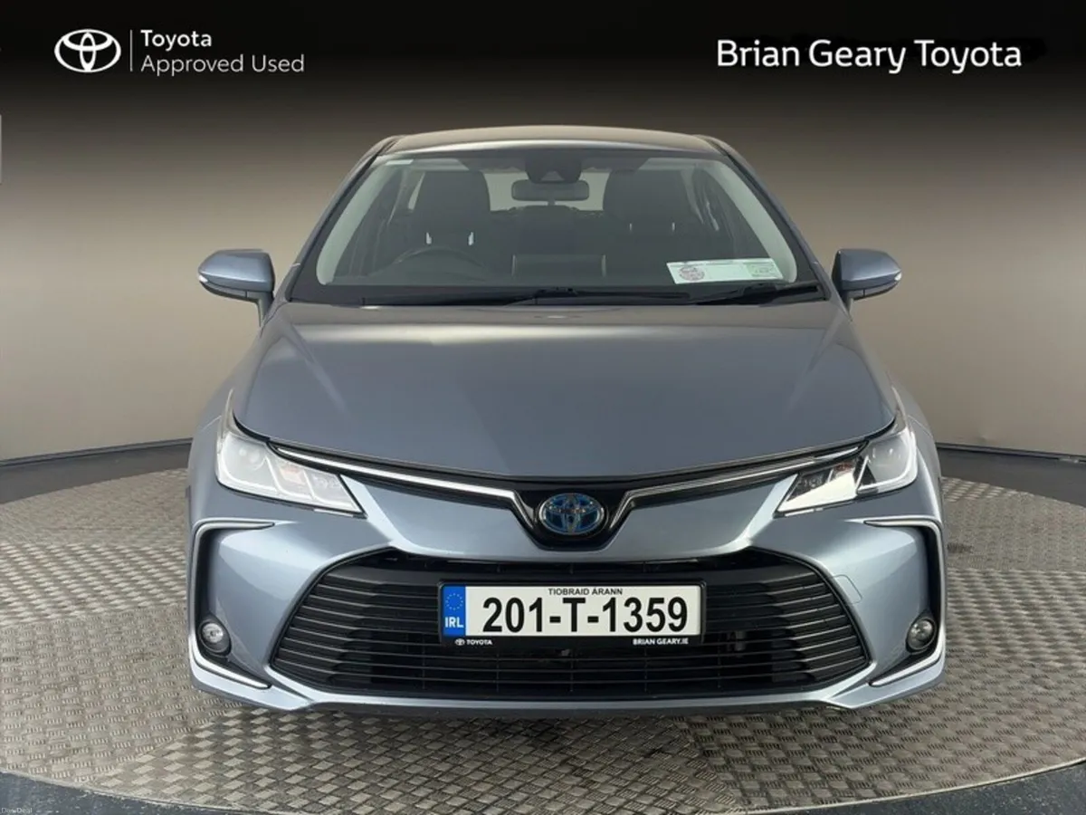 Toyota Corolla HYBRID LUNA SALOON - Image 5