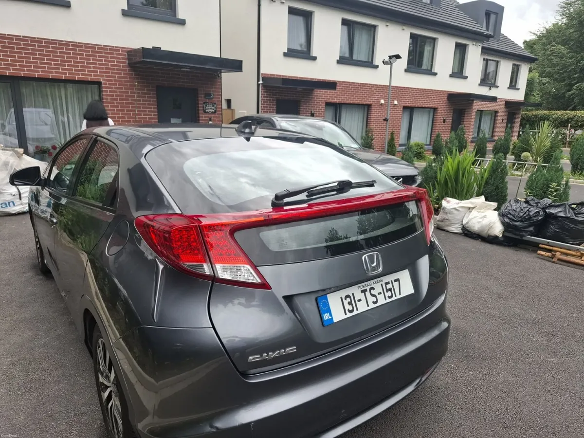 Honda Civic 2013 - Image 2