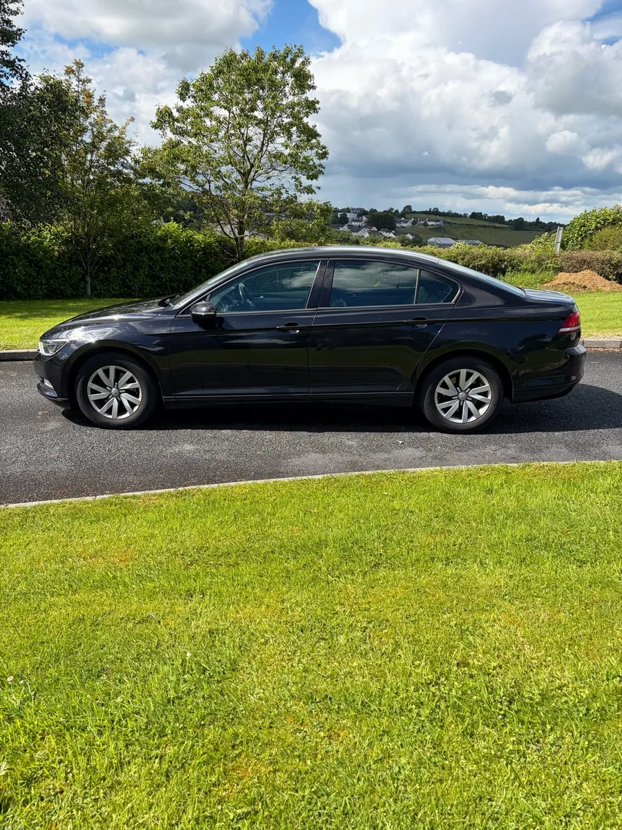 2016 Volkswagen Passat - Image 5