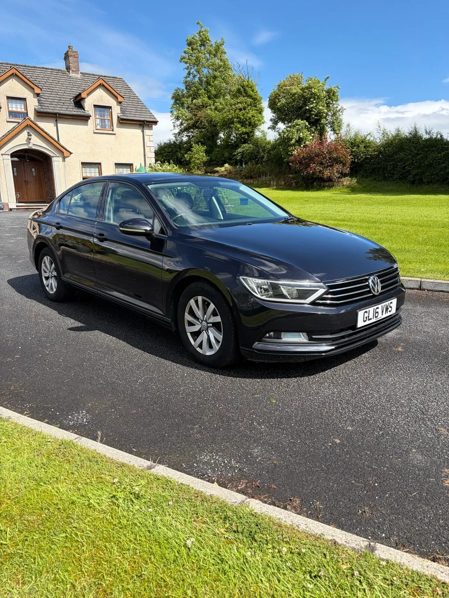 2016 Volkswagen Passat - Image 1