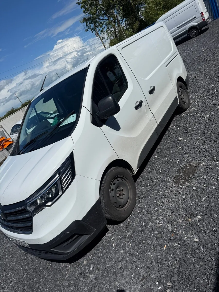 Renault traffic . Low mileage - Image 3