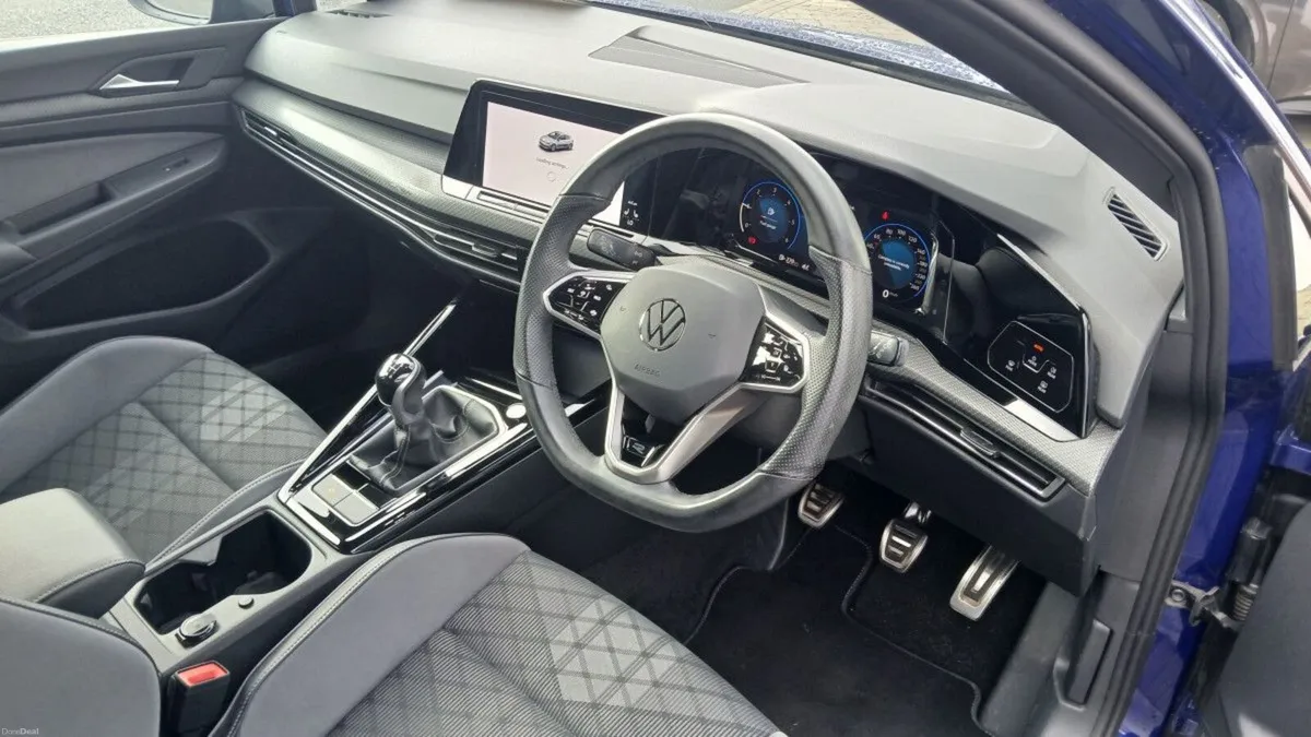 Volkswagen Golf R-Line 2.0 TDI 150HP **WINTER PACK - Image 6