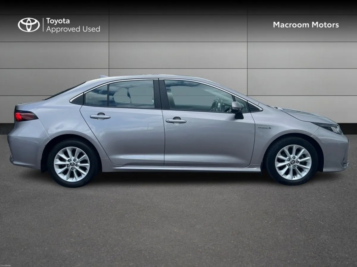 Toyota Corolla HYB LUNA SALOON 4DR AUTO HYBRID - Image 3