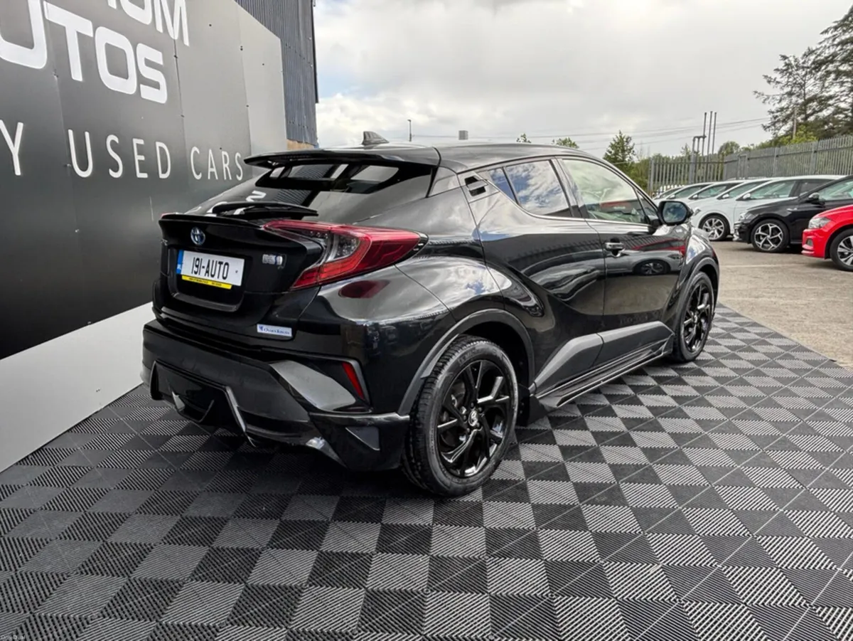 Toyota C-HR Toyota CHR 1.8 self charging hybrid, l - Image 3