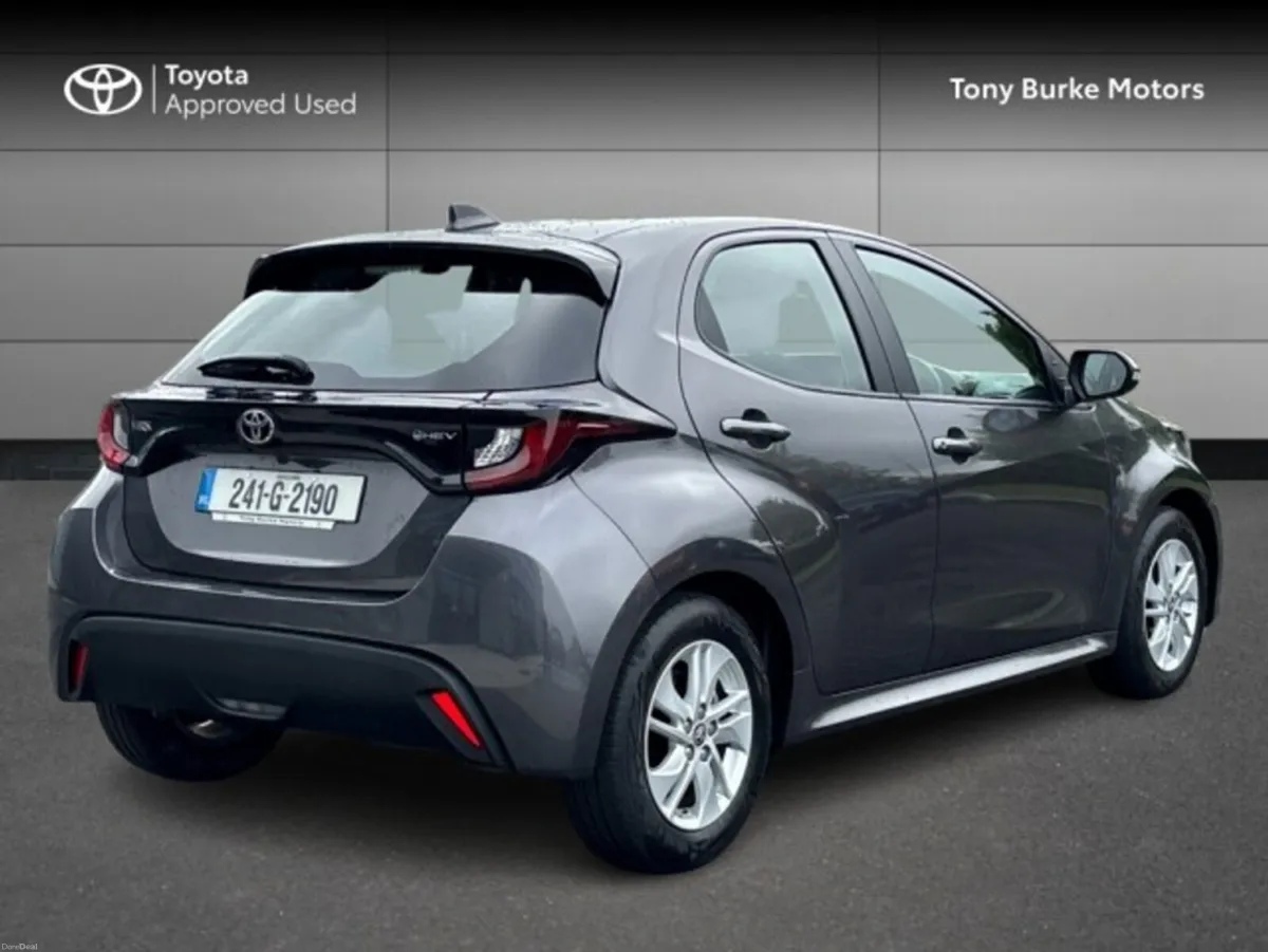 Toyota Yaris - Hybrid - New Generation - Luna Edit - Image 2