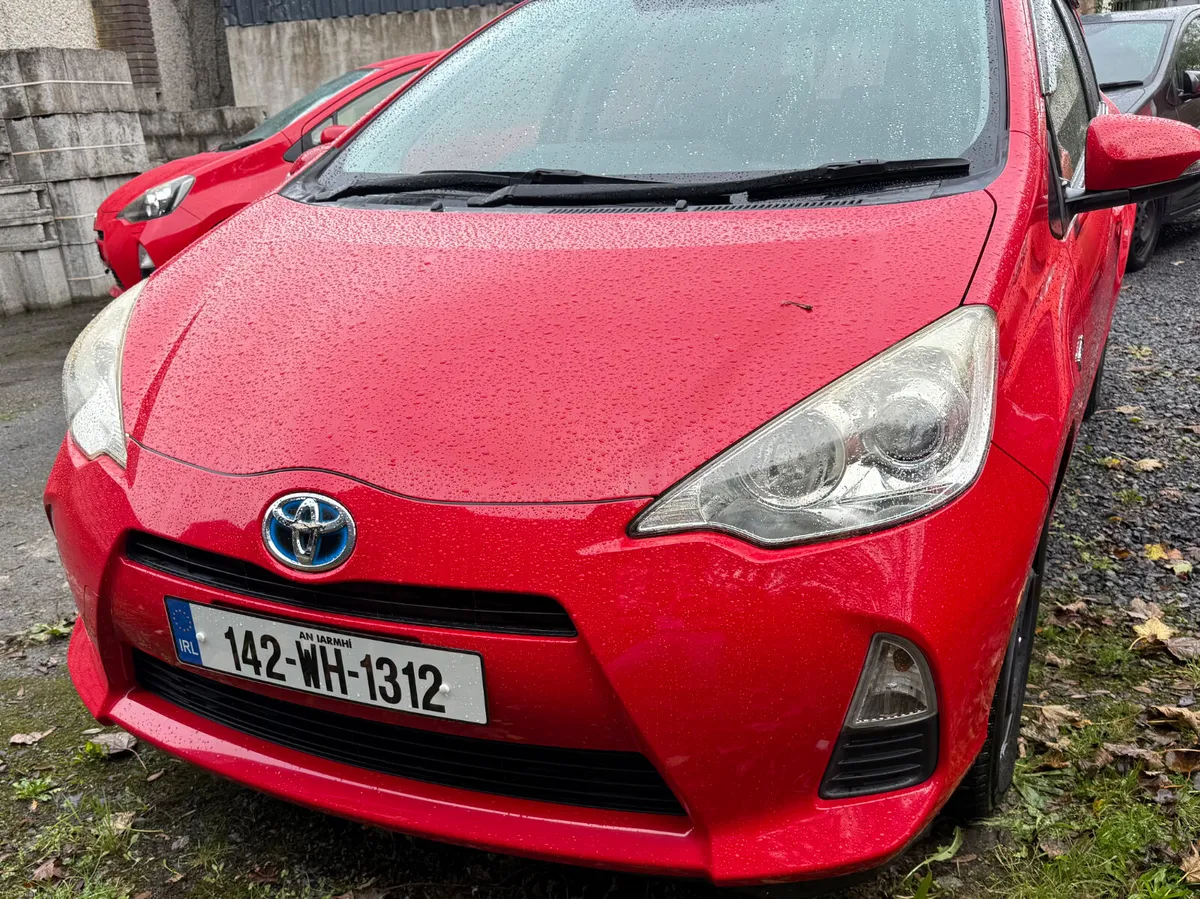 Toyota Aqua 2014/ automatic/ push start - Image 4