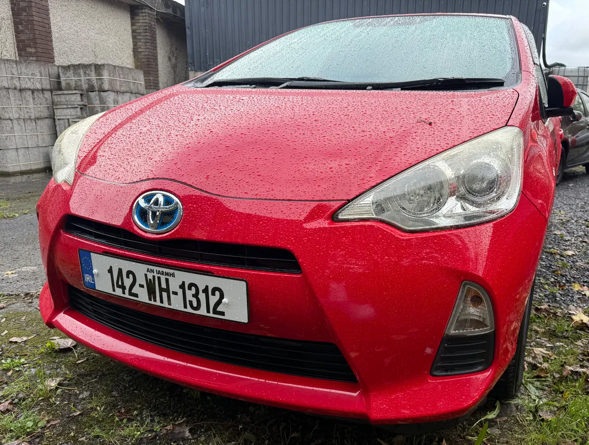 Toyota Aqua 2014/ automatic/ push start - Image 2
