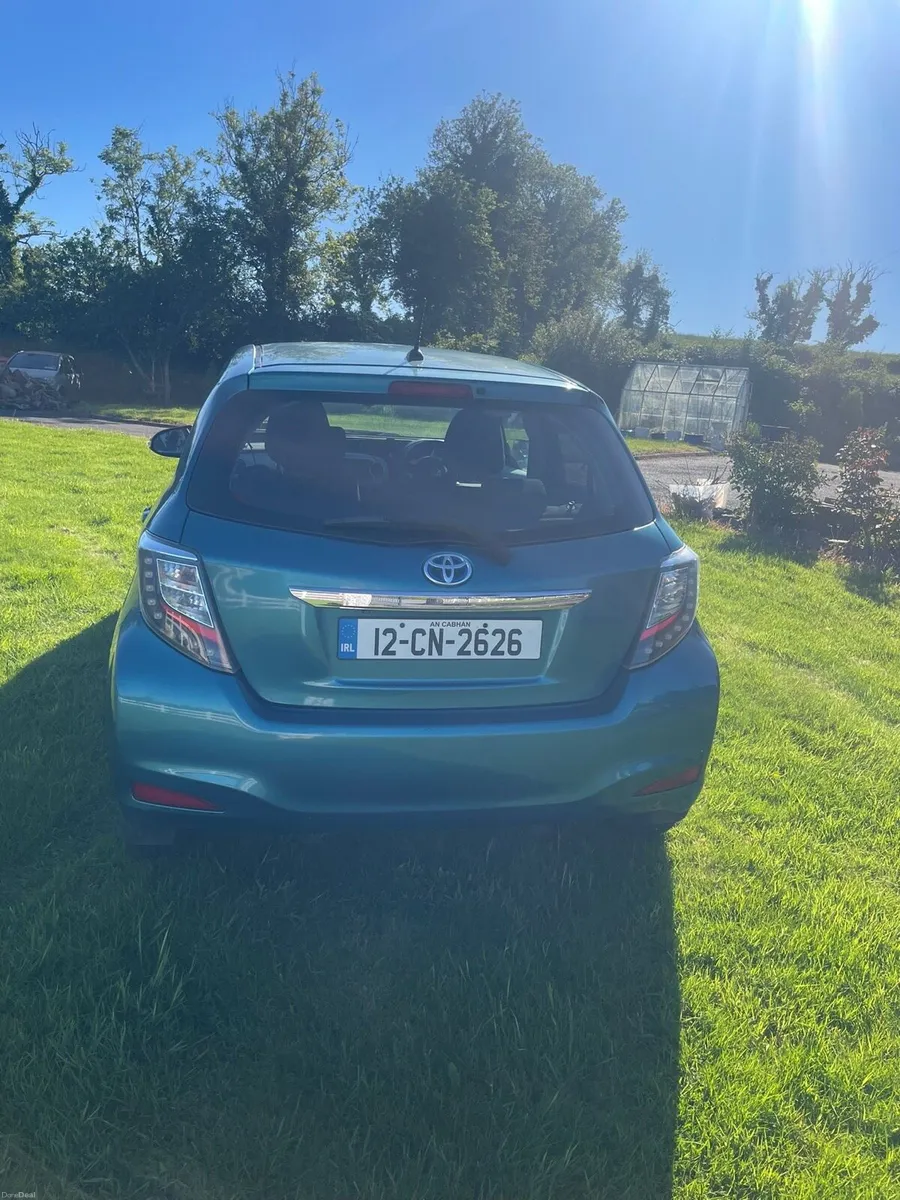 Toyota Yaris hybrid automatic - Image 3