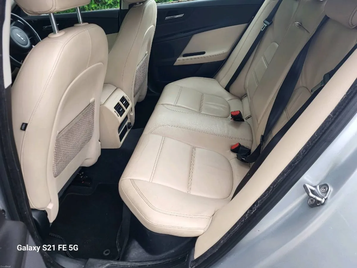 Jaguar XE Sport - Image 3