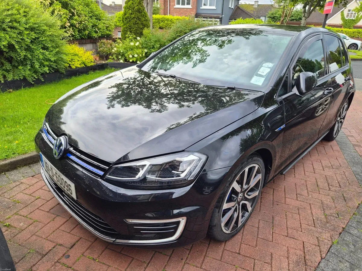 Volkswagen Golf 2016 GTE 1.4 hybrid Automatic - Image 2