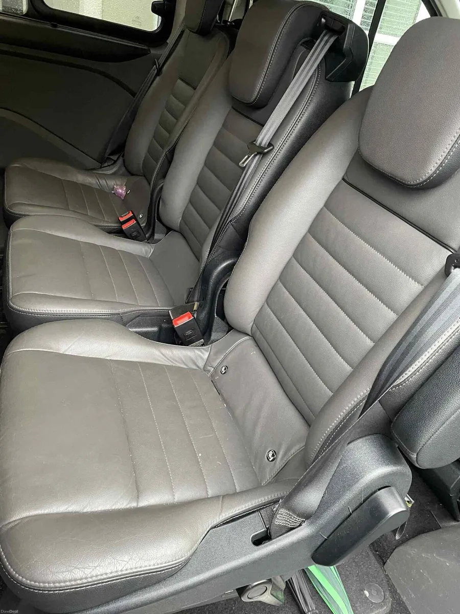 Ford Tourneo  Titanium - Image 3