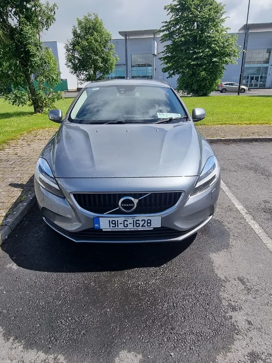 Volvo V40 2019 - Image 1