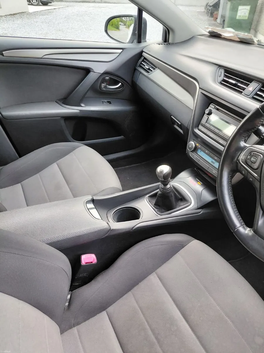 Toyota Avensis 2015 - Image 2