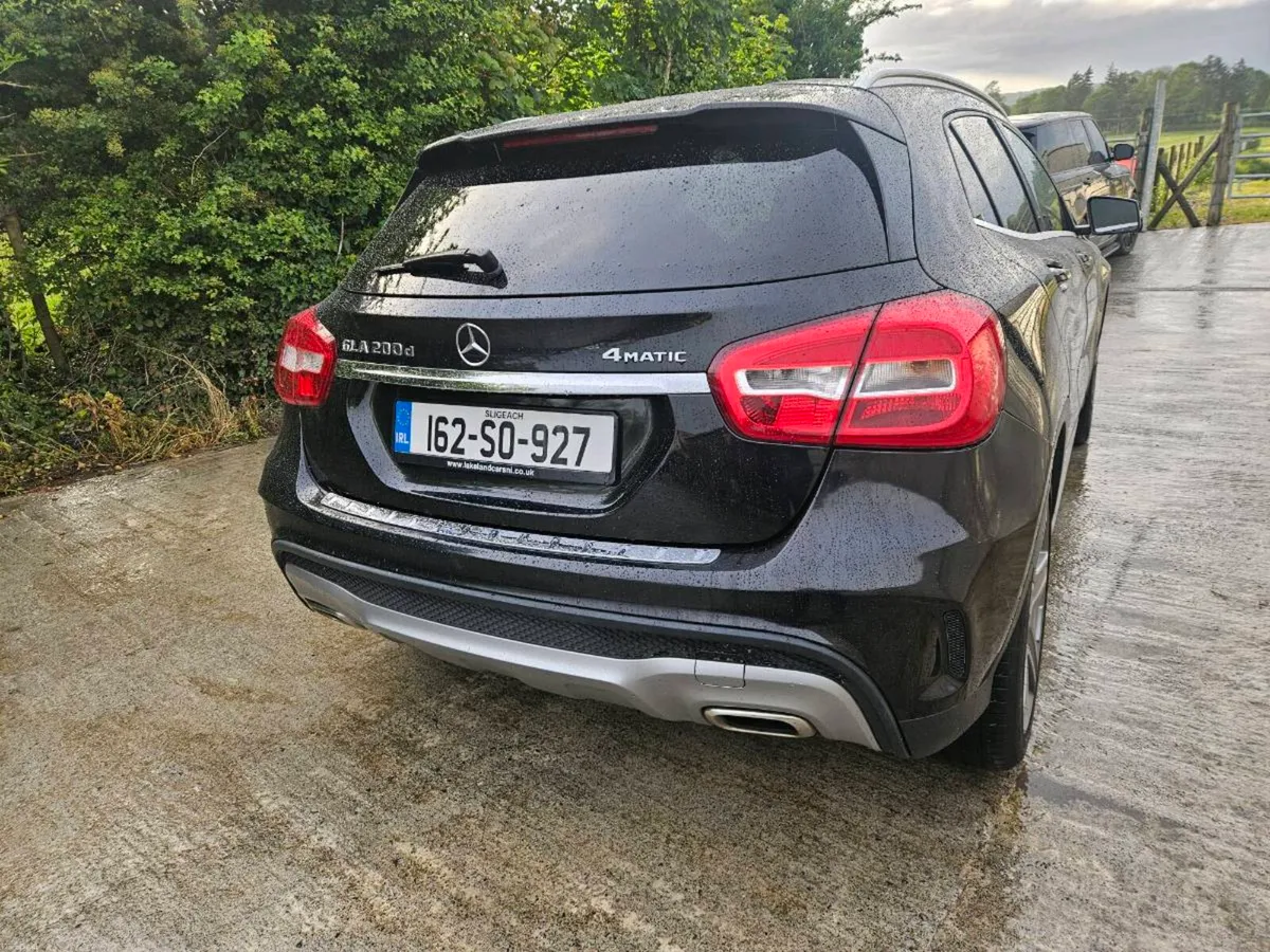 Mercedes gla 200d 4 matic - Image 4