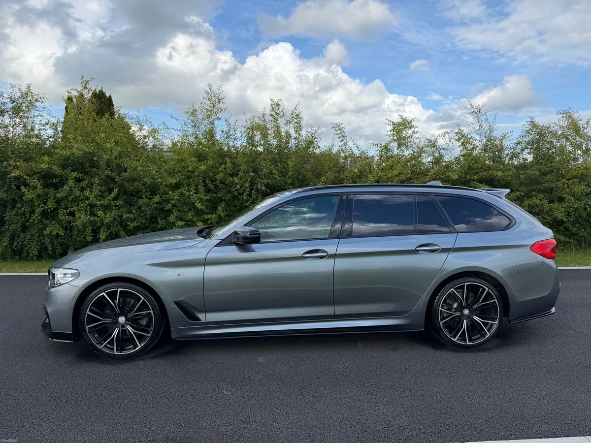 BMW 520d Touring 17 M-Sport M Performance - Image 2
