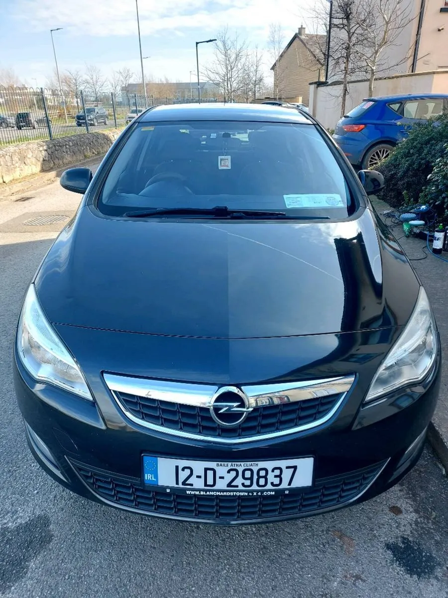 2012 Opel Astra - Image 1