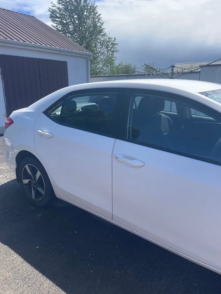 Toyota Corolla 2017 - Image 3
