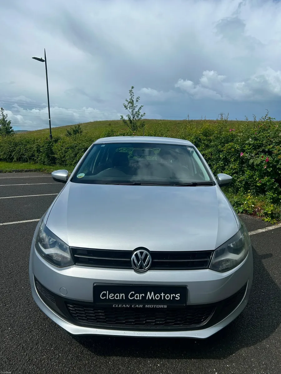 VOLKSWAGEN POLO 2012 AUTO 49 KMS - Image 2