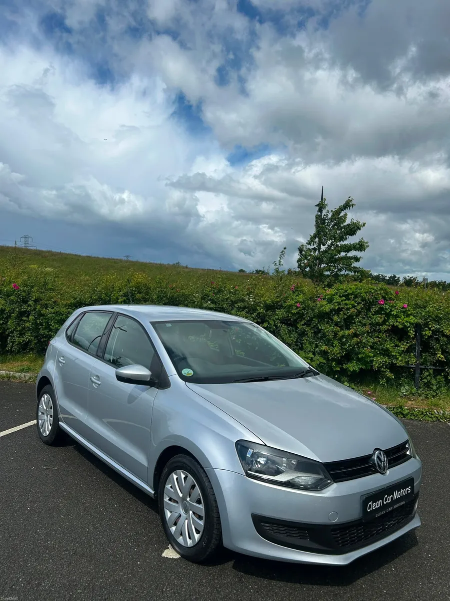 VOLKSWAGEN POLO 2012 AUTO 49 KMS - Image 3