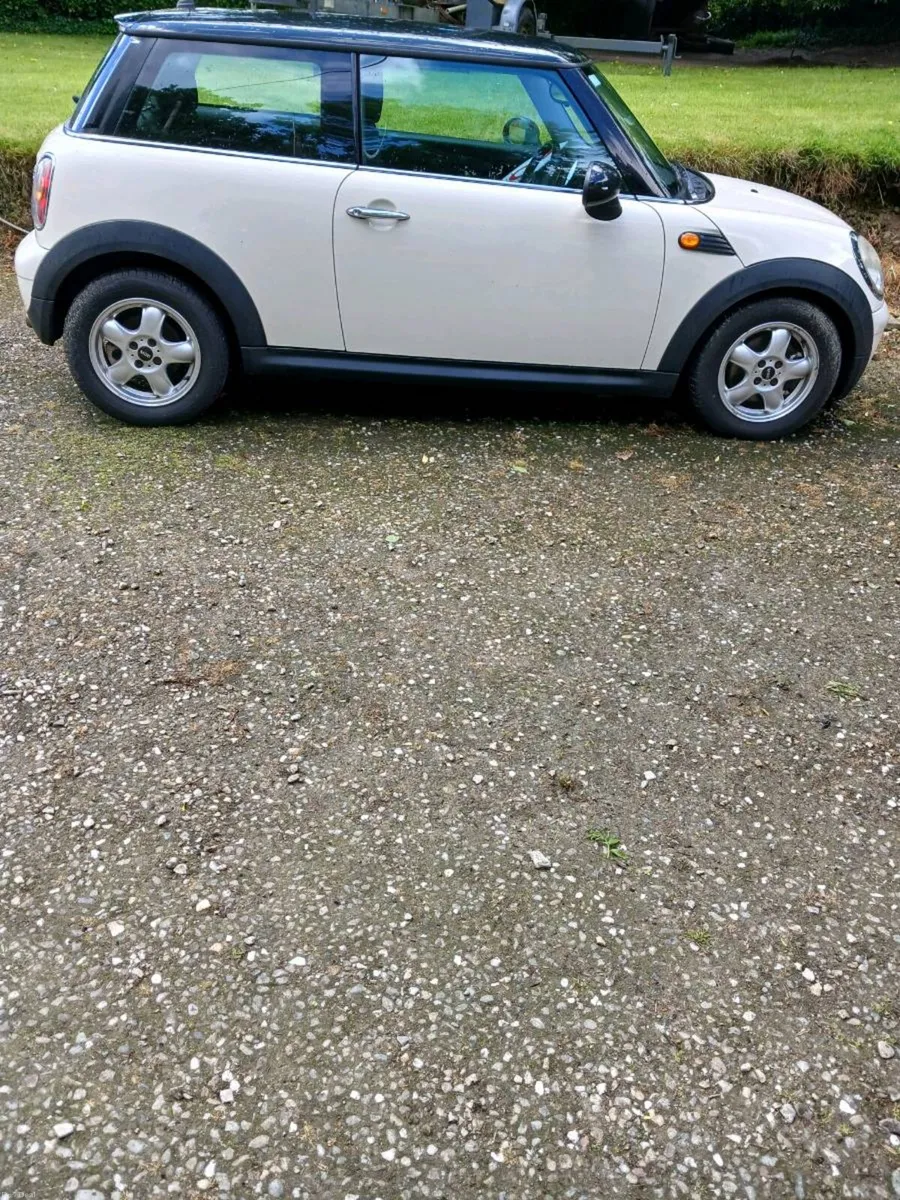 Car - Image 2